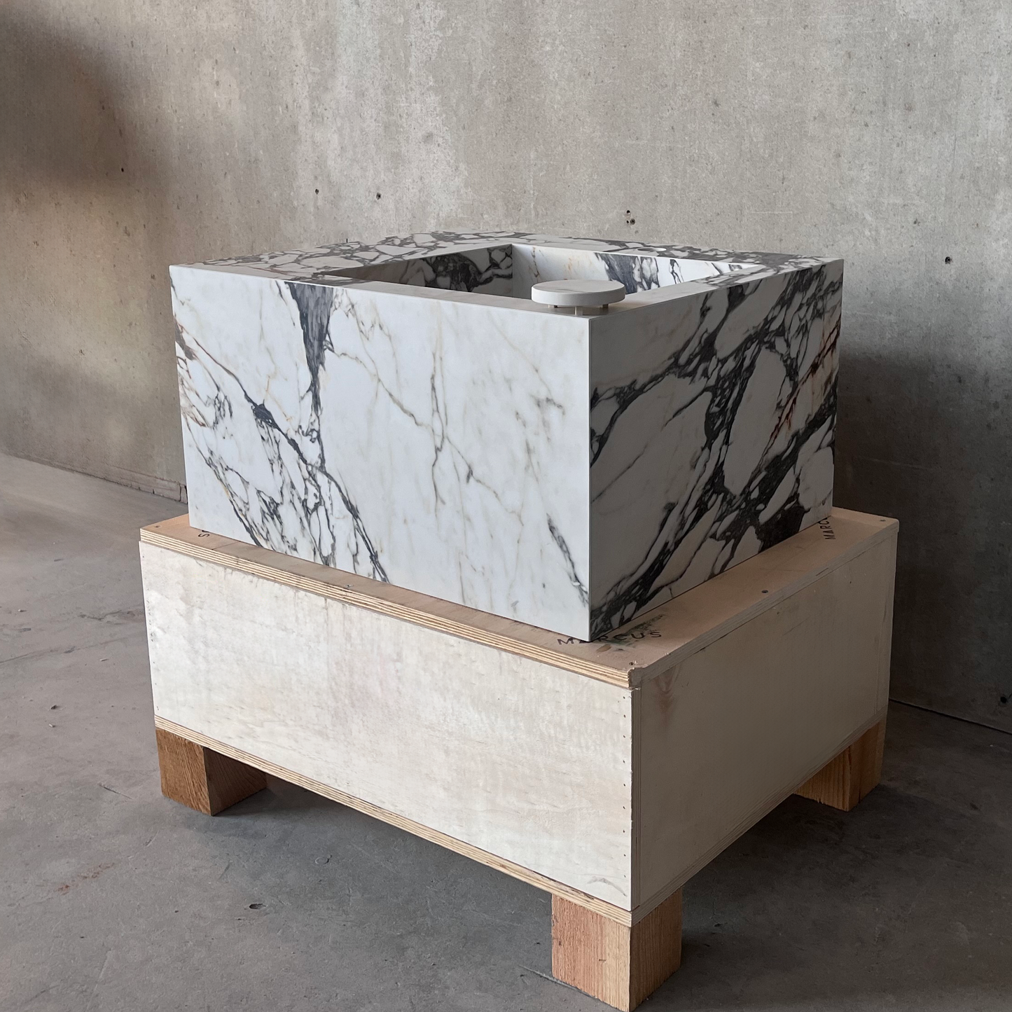 HANDCRAFTED MATERIA CORCHIA GOLD ENGINEERED PORCELAIN SINK (ES-045)