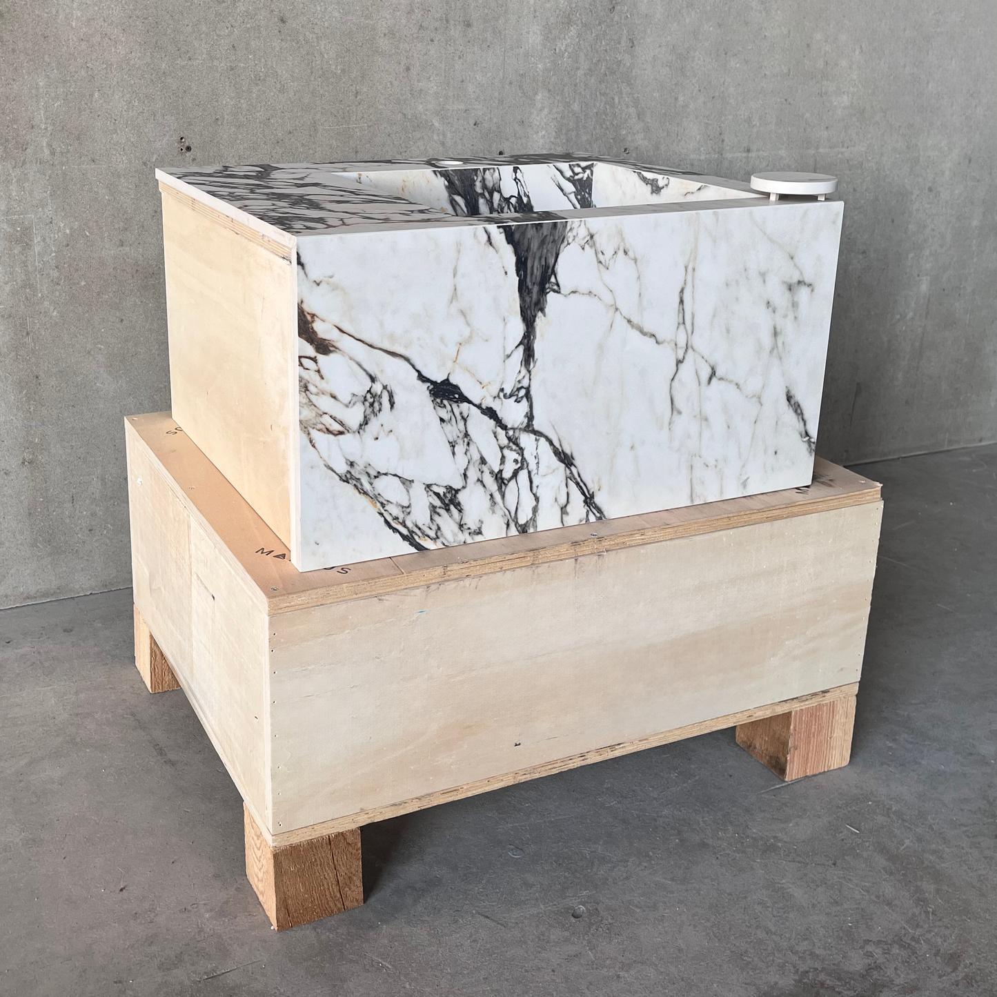 HANDCRAFTED MATERIA CORCHIA GOLD ENGINEERED PORCELAIN SINK (ES-045)