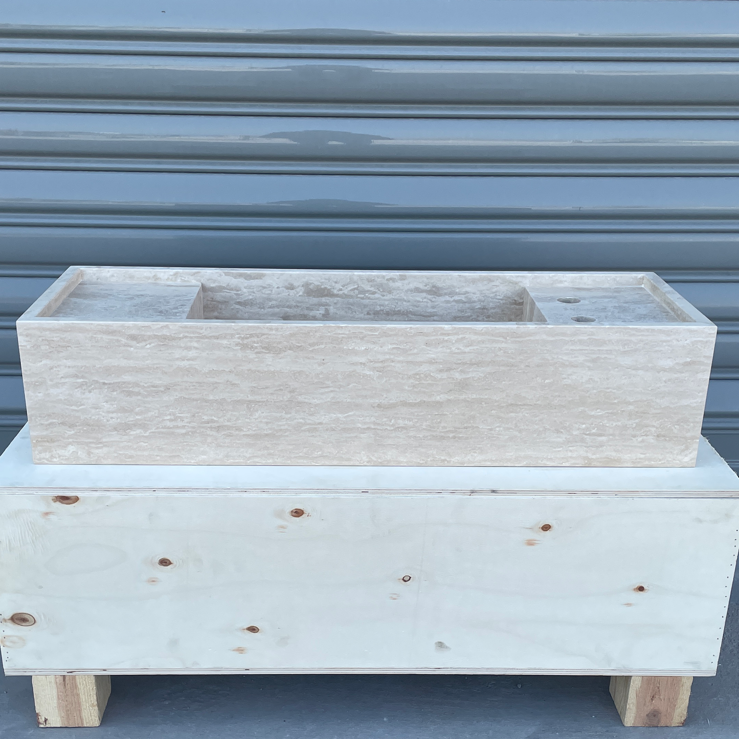 Handmade Vein Cut Travertine Sink: Custom Beige Bathroom Vanity (TR-042)