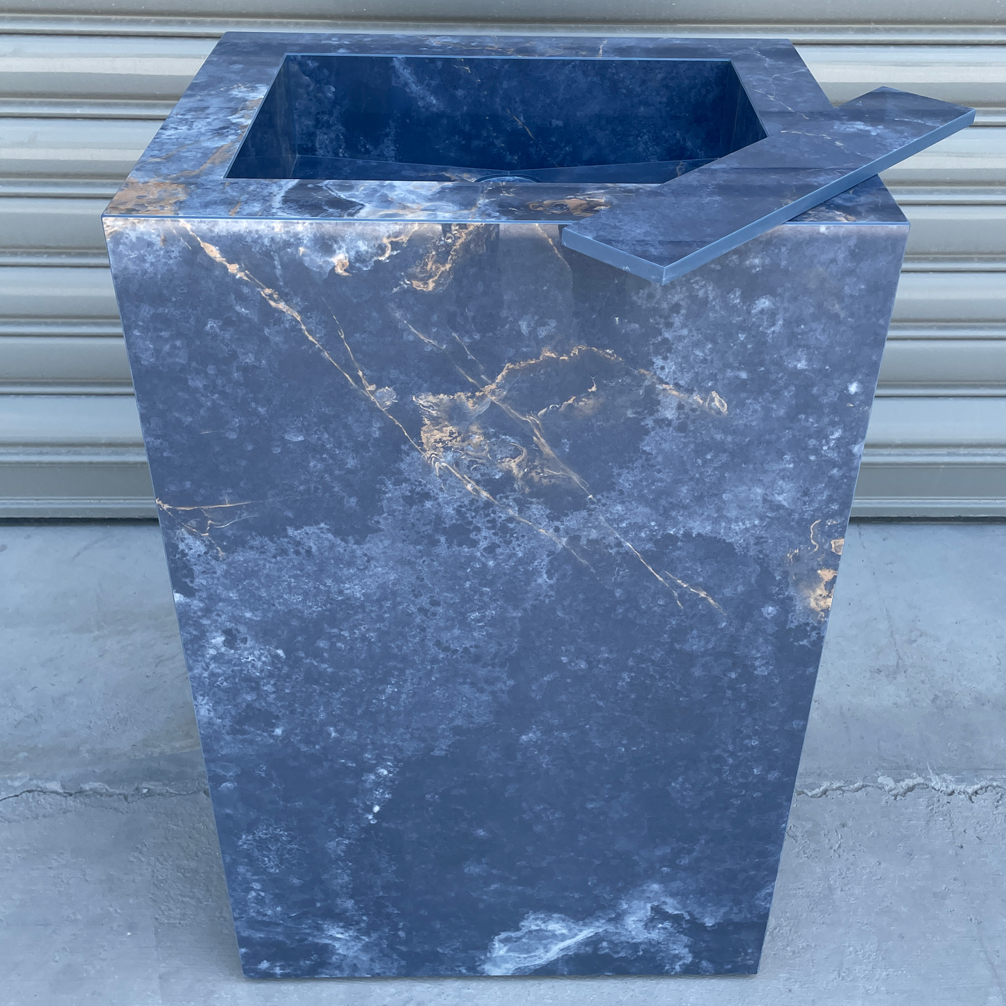 Handcrafted Ocean Blue Porcelain Pedestal Sink: Marble Look Bathroom Vanity (ES-092)