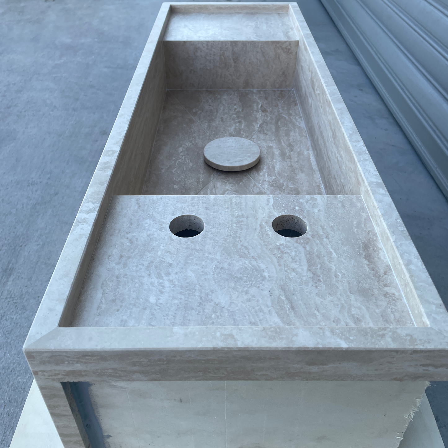 Handmade Vein Cut Travertine Sink: Custom Beige Bathroom Vanity (TR-042)
