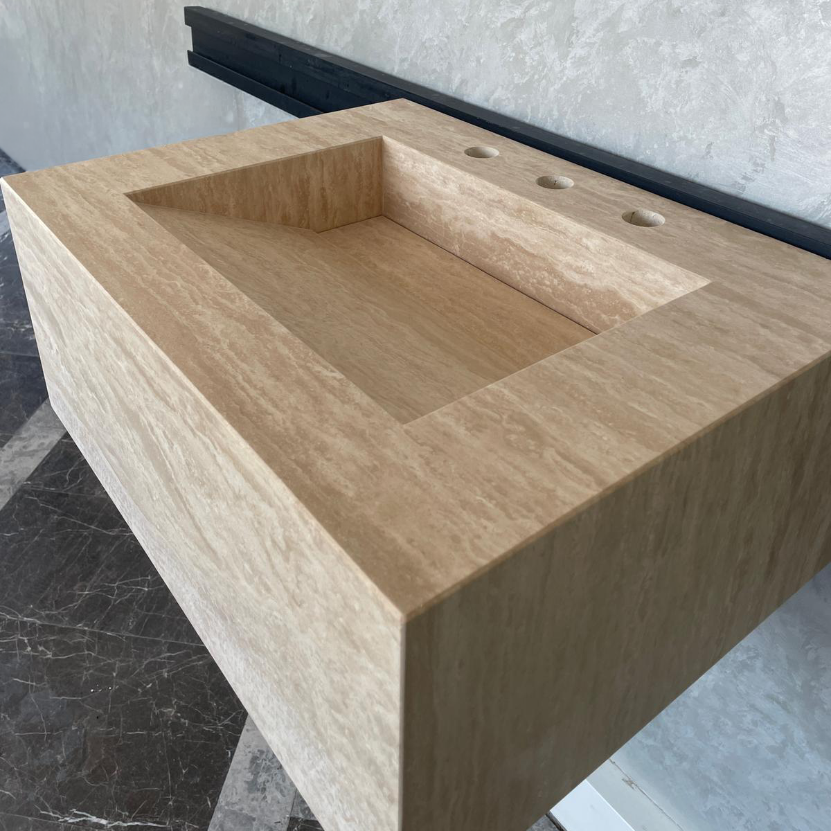 Handmade Vein Cut Travertine Sink: Custom Beige Bathroom Vanity (TR-046)