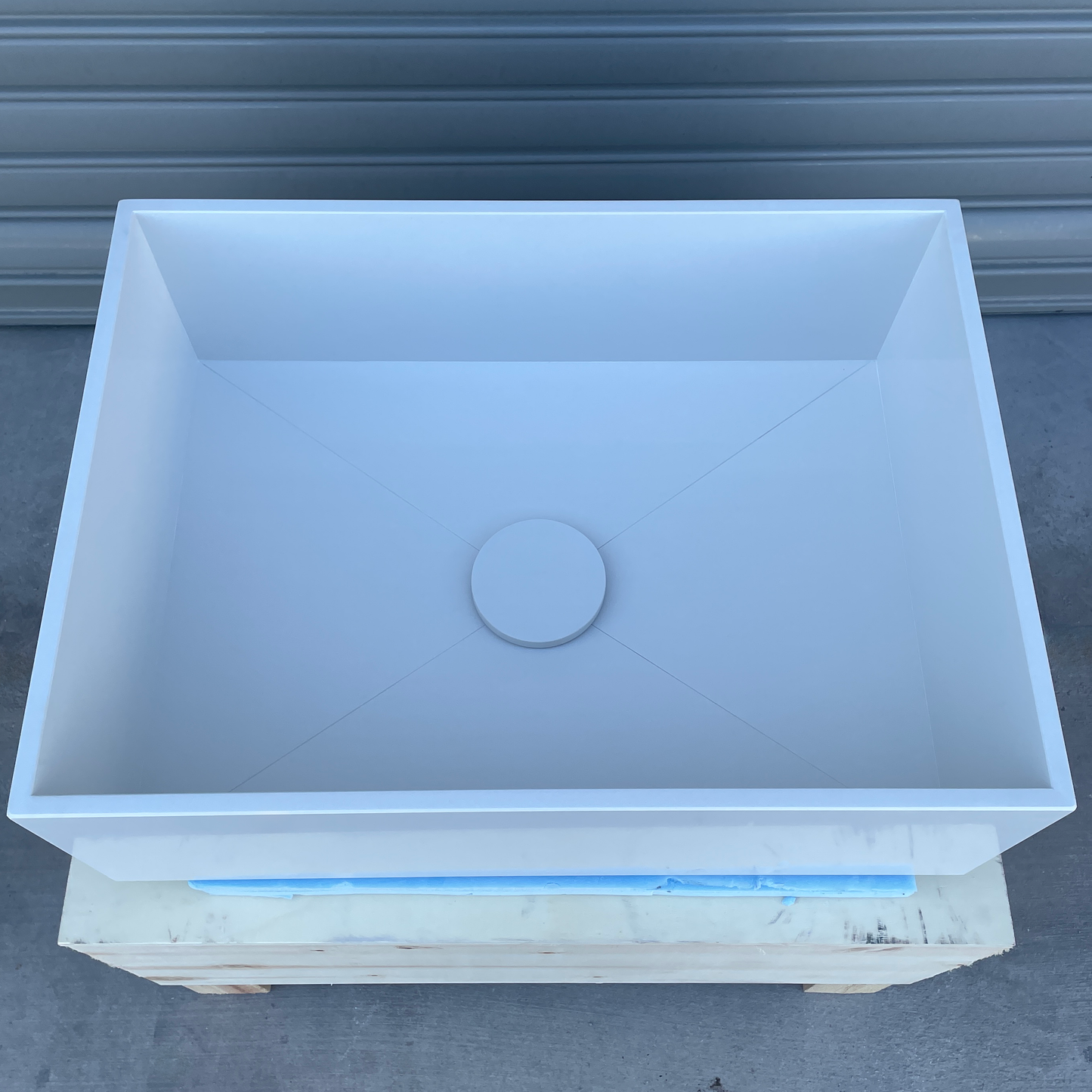 Handcrafted White Quartz Bathroom Vanity Sink: Wall Mount or Vanity Top (QU-063)