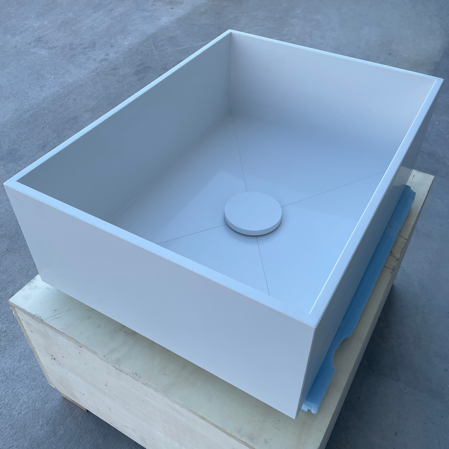 Handcrafted White Quartz Bathroom Vanity Sink: Wall Mount or Vanity Top (QU-063)