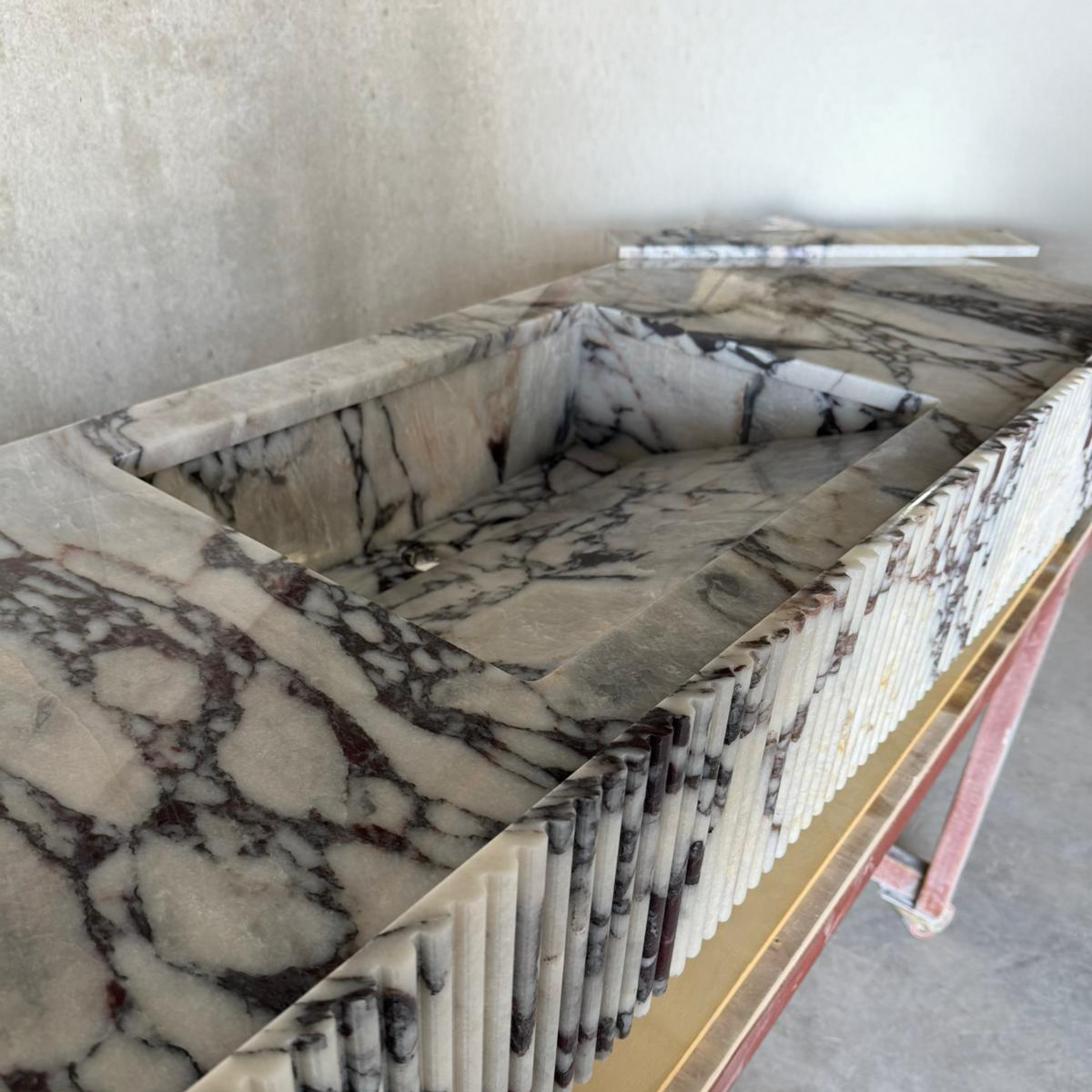 Handmade Calacatta Viola Marble Sink with Fluted Apron: Custom Made Bathroom Basin (NS-141)