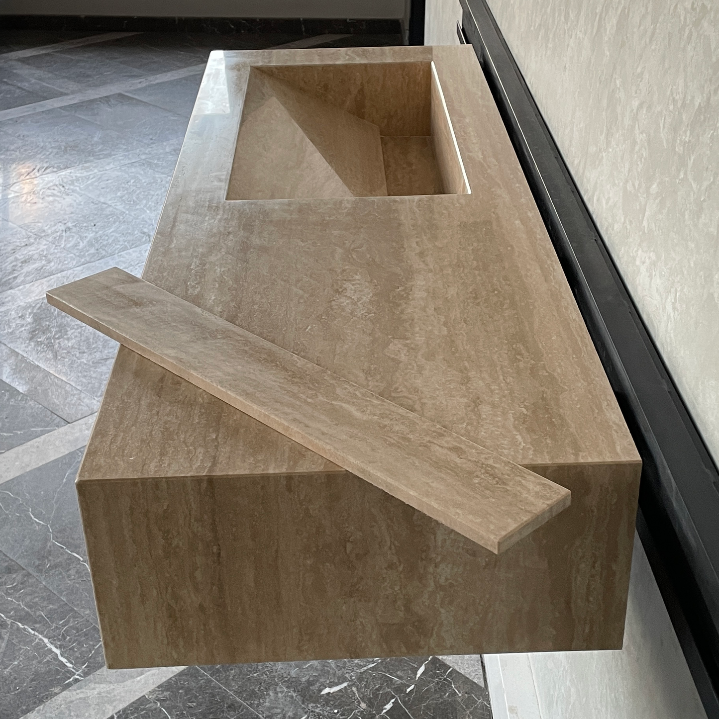 Handmade Vein Cut Travertine Sink: Custom Beige Bathroom Vanity (TR-082)