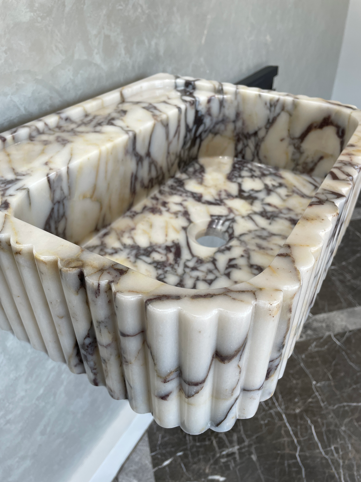 Hand Carved Custom Fluted Calacatta Viola Marble Sink (NS-031)