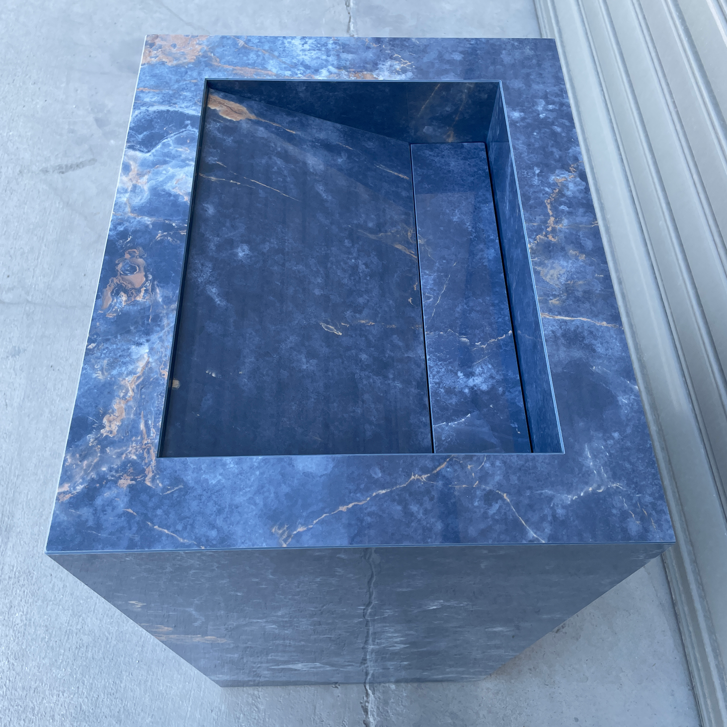 Handcrafted Ocean Blue Porcelain Pedestal Sink: Marble Look Bathroom Vanity (ES-092)