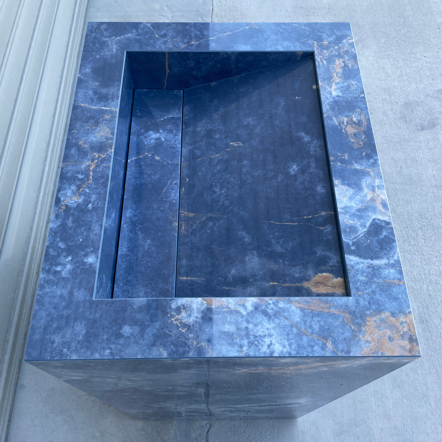 Handcrafted Ocean Blue Porcelain Pedestal Sink: Marble Look Bathroom Vanity (ES-092)