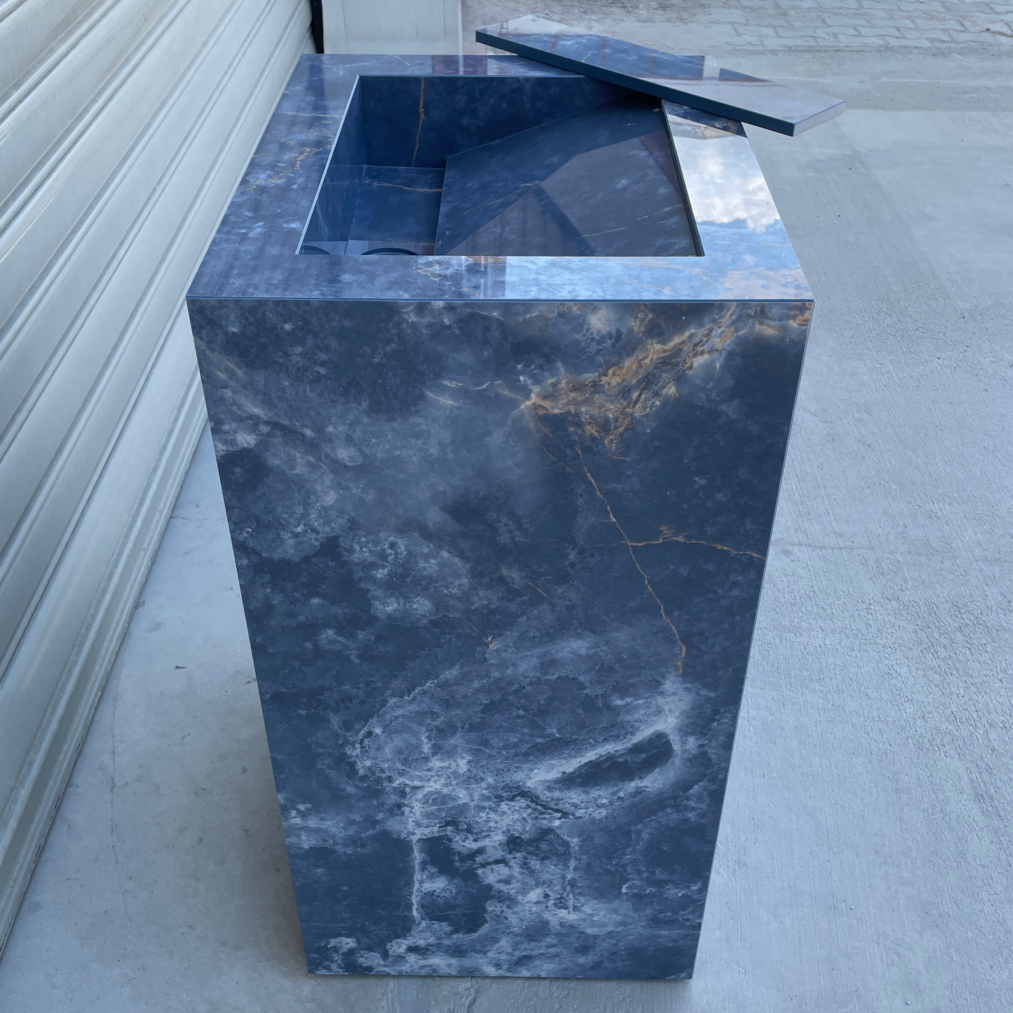 Handcrafted Ocean Blue Porcelain Pedestal Sink: Marble Look Bathroom Vanity (ES-092)