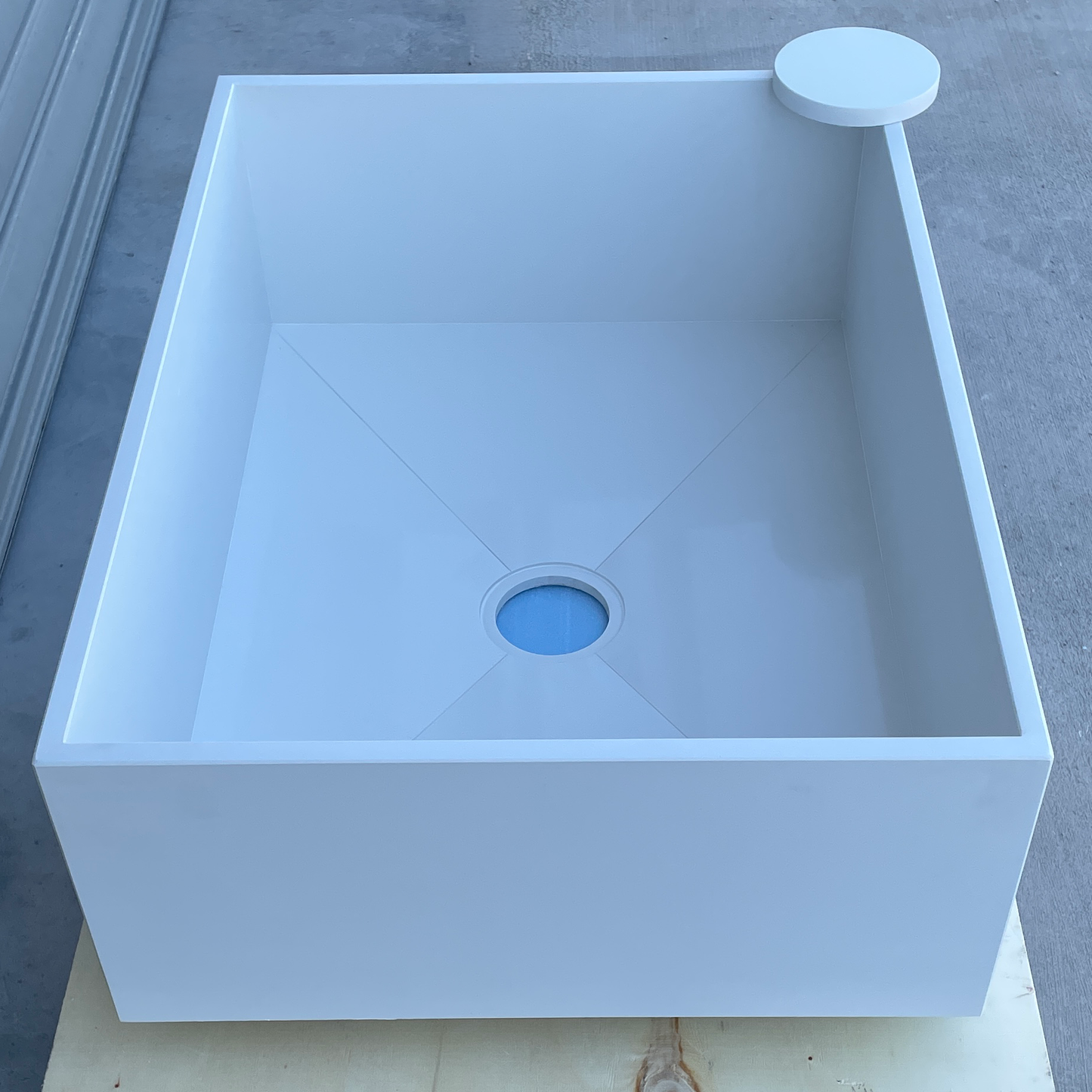 Handcrafted White Quartz Bathroom Vanity Sink: Wall Mount or Vanity Top (QU-063)