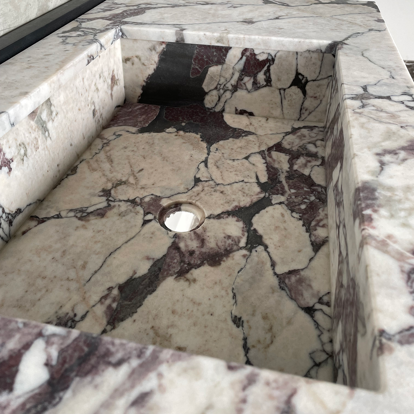 HANDCRAFTED CALACATTA VIOLA MARBLE SINK