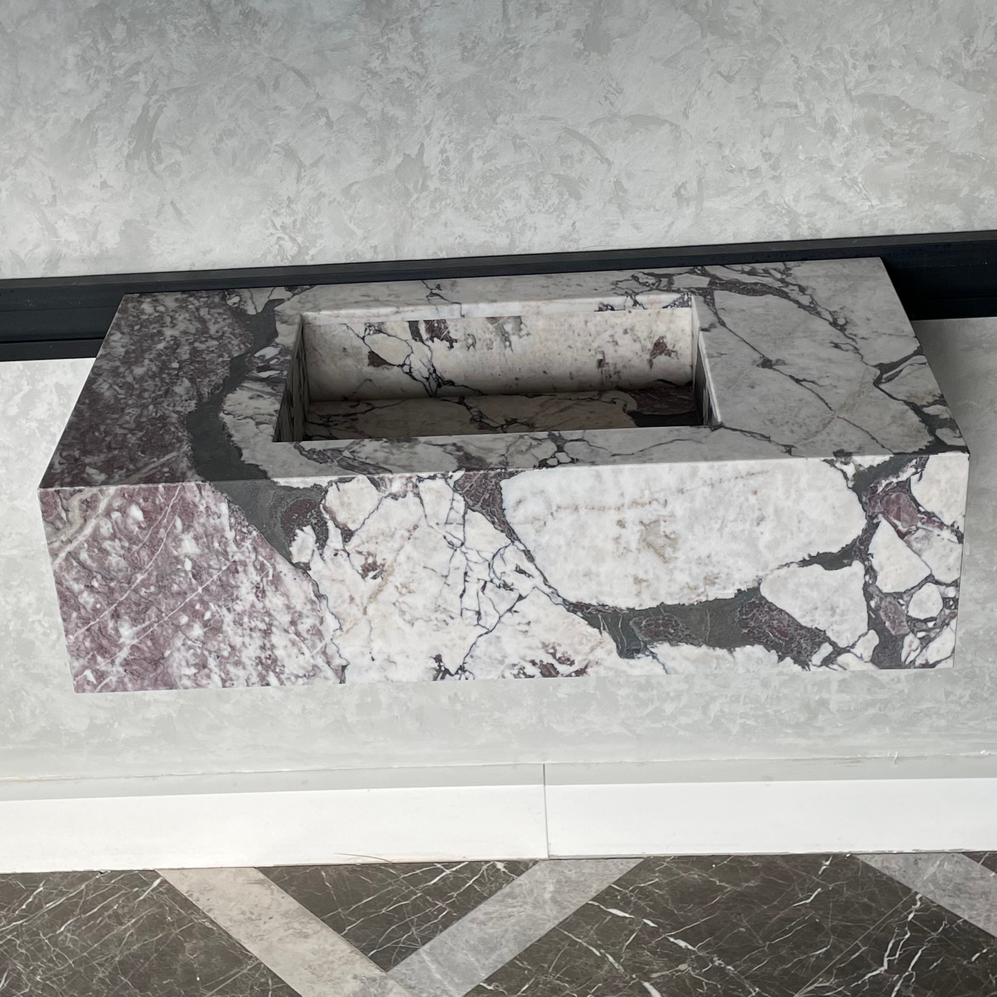 HANDCRAFTED CALACATTA VIOLA MARBLE SINK