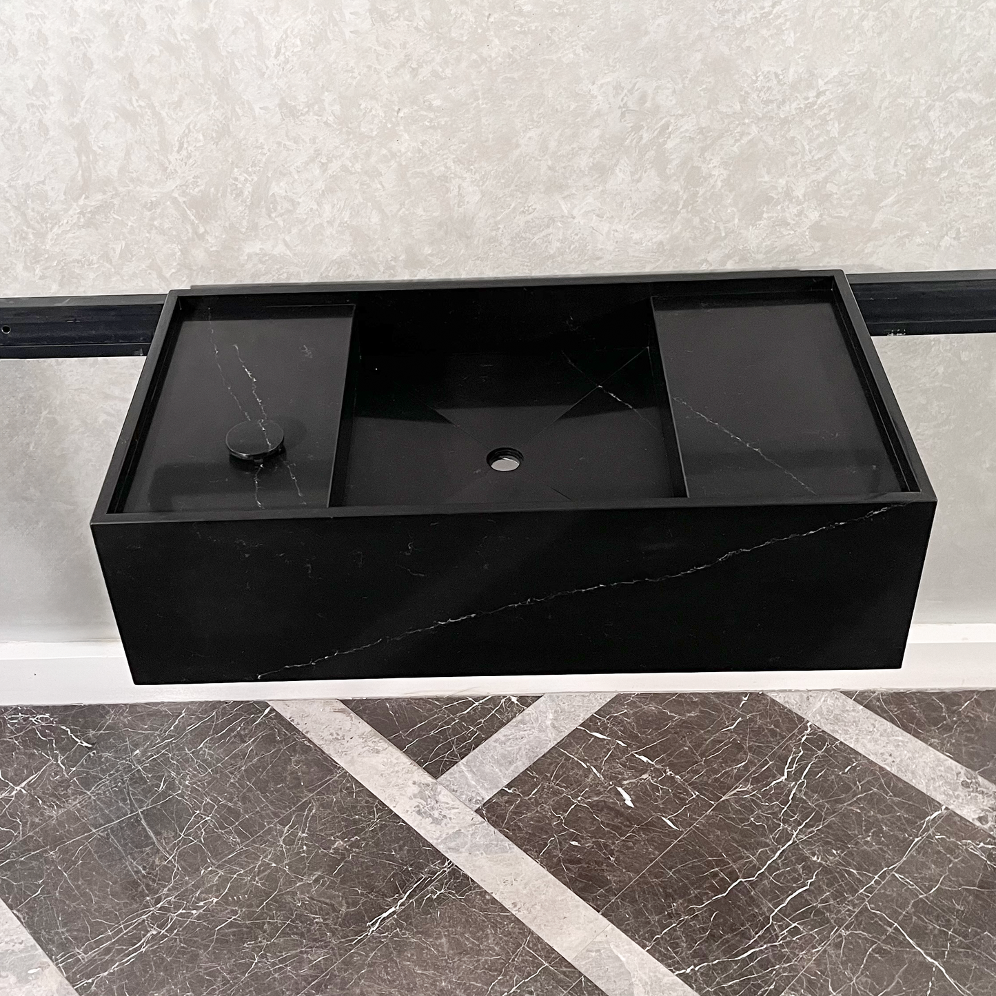 HANDCRAFTED CUSTOM COANTE – ARTE BLACK QUARTZ SINK (QU-084)