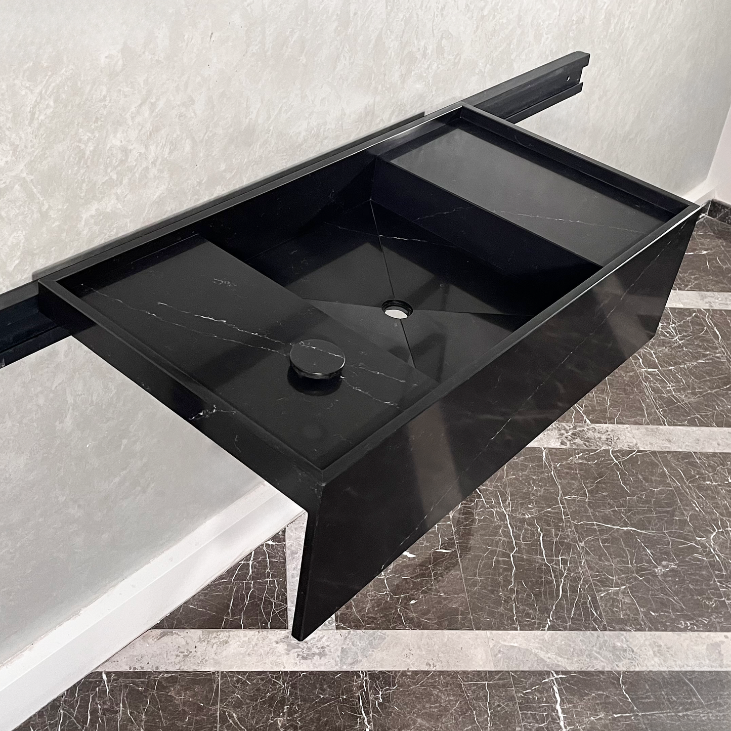 HANDCRAFTED CUSTOM COANTE – ARTE BLACK QUARTZ SINK (QU-084)