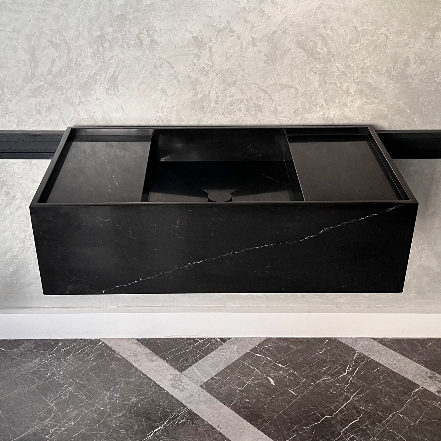 HANDCRAFTED CUSTOM COANTE – ARTE BLACK QUARTZ SINK (QU-084)